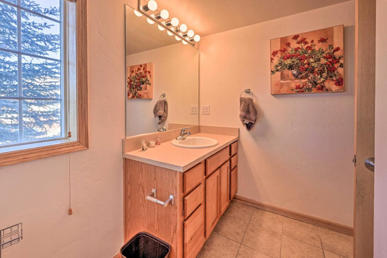Steamboat Home With Garage, 1 Mi To Ski Resort スティームボートスプリングス エクステリア 写真